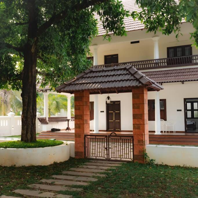 Tamarind Heritage Holiday Home Angamali Exterior foto