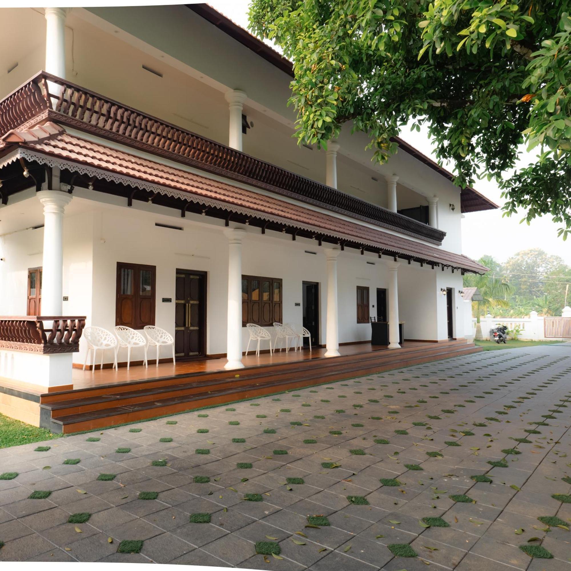 Tamarind Heritage Holiday Home Angamali Exterior foto