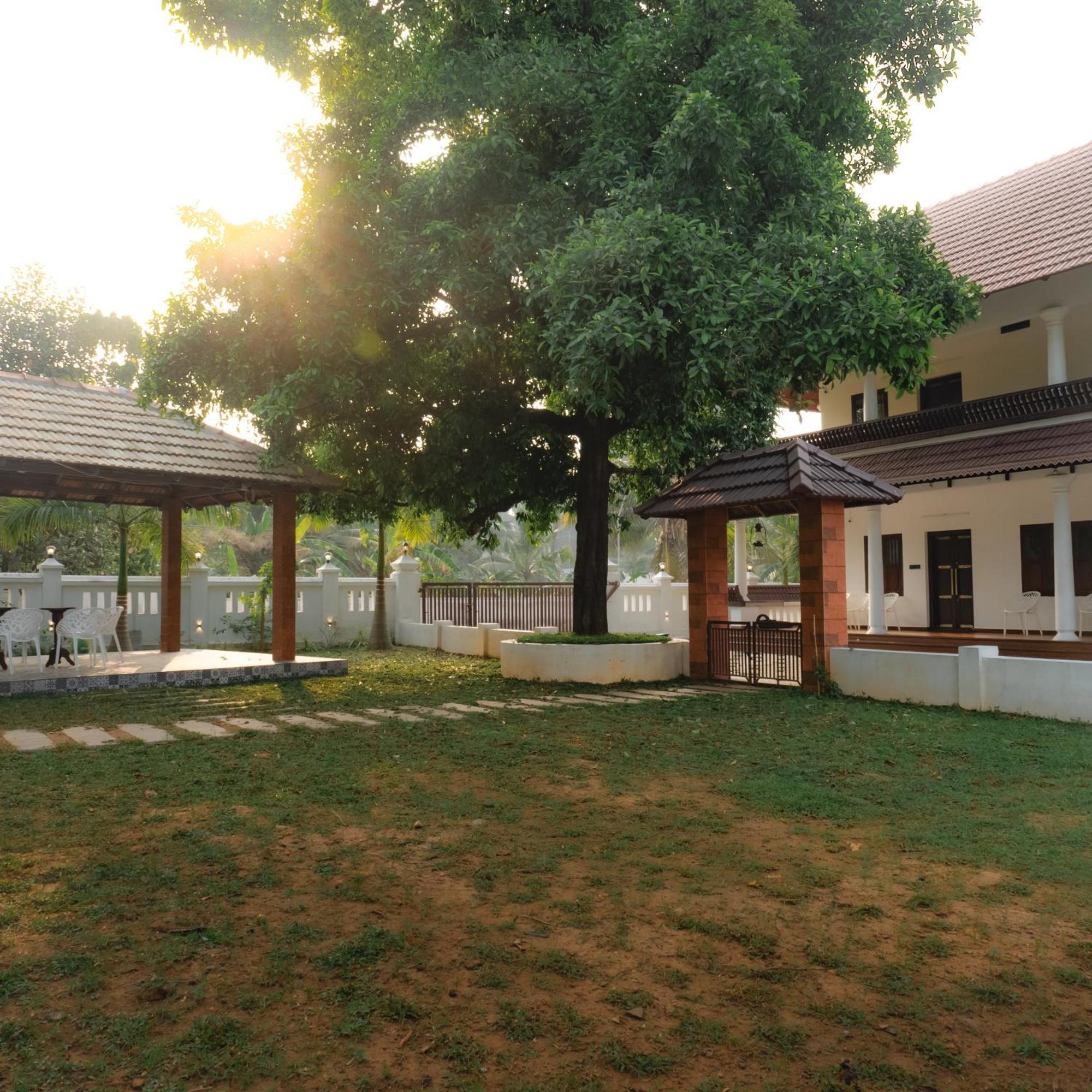 Tamarind Heritage Holiday Home Angamali Exterior foto
