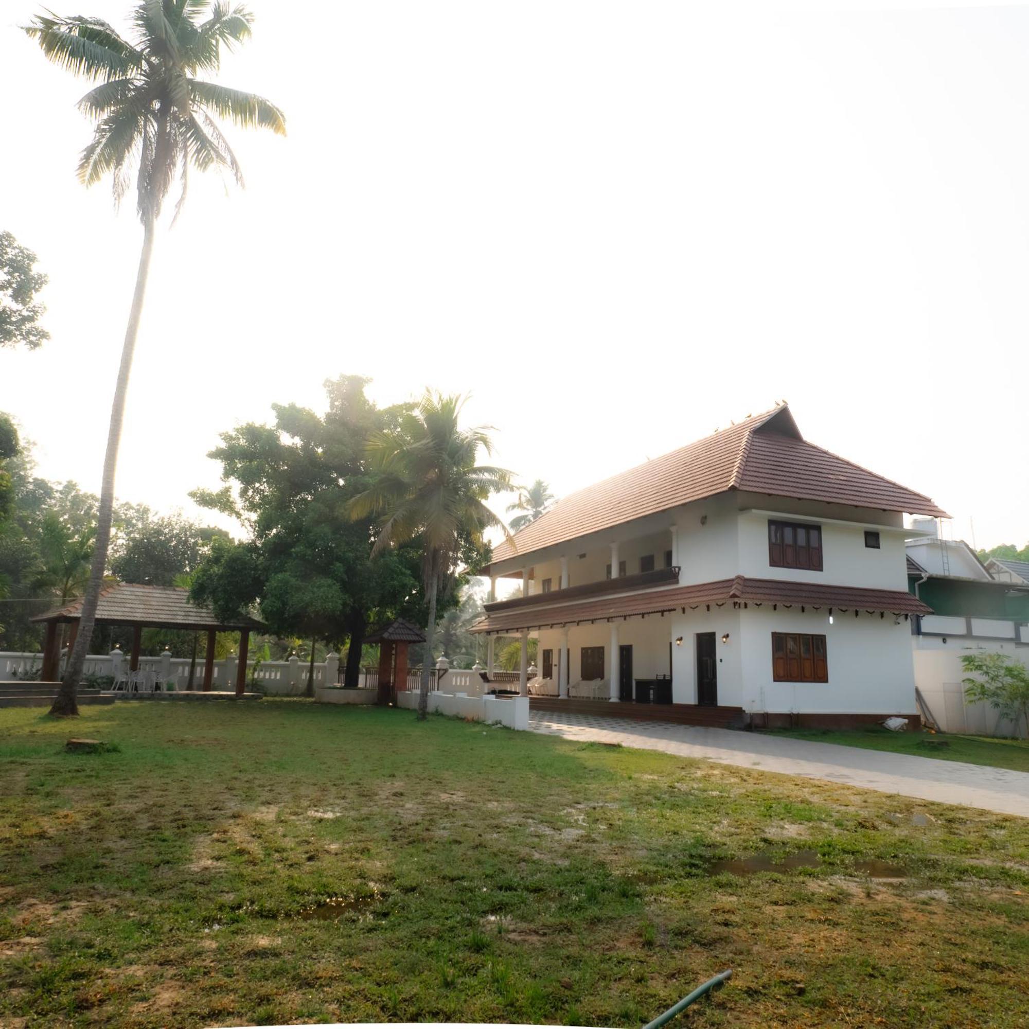 Tamarind Heritage Holiday Home Angamali Exterior foto